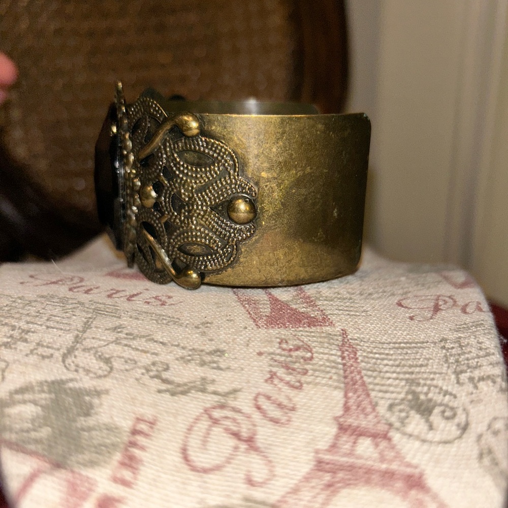 Black gem 💎 metal cuff - Picture 7 of 10